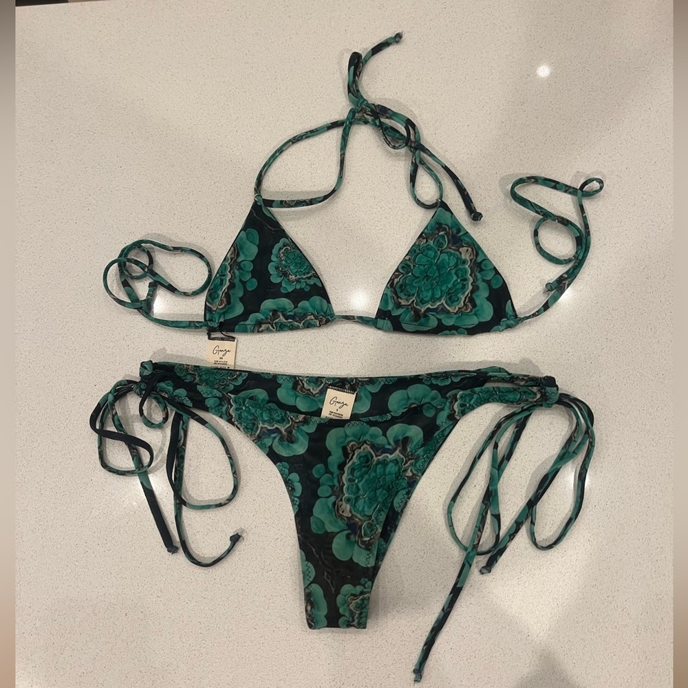 Gonza Palmira string bikini